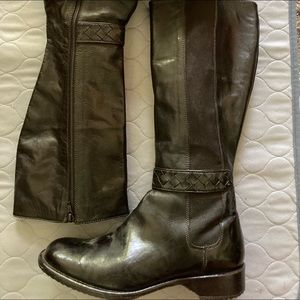 Women’s leather boots 8.5 M